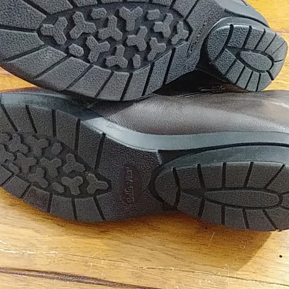 Brown Women's  booties size 9 M by bella Vita - Picture 6 of 7